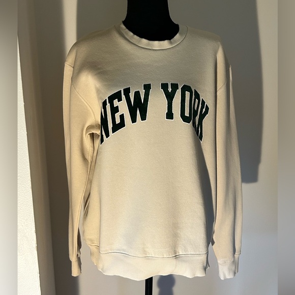 Cream 'New York' Sweatshirt Size M - Picture 3 of 11
